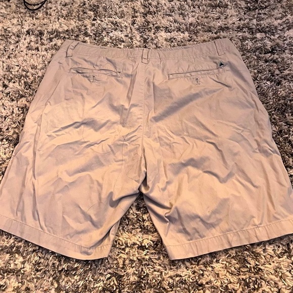 Tailor Vintage Men's Light Tan Cargo Shorts - Picture 3 of 5